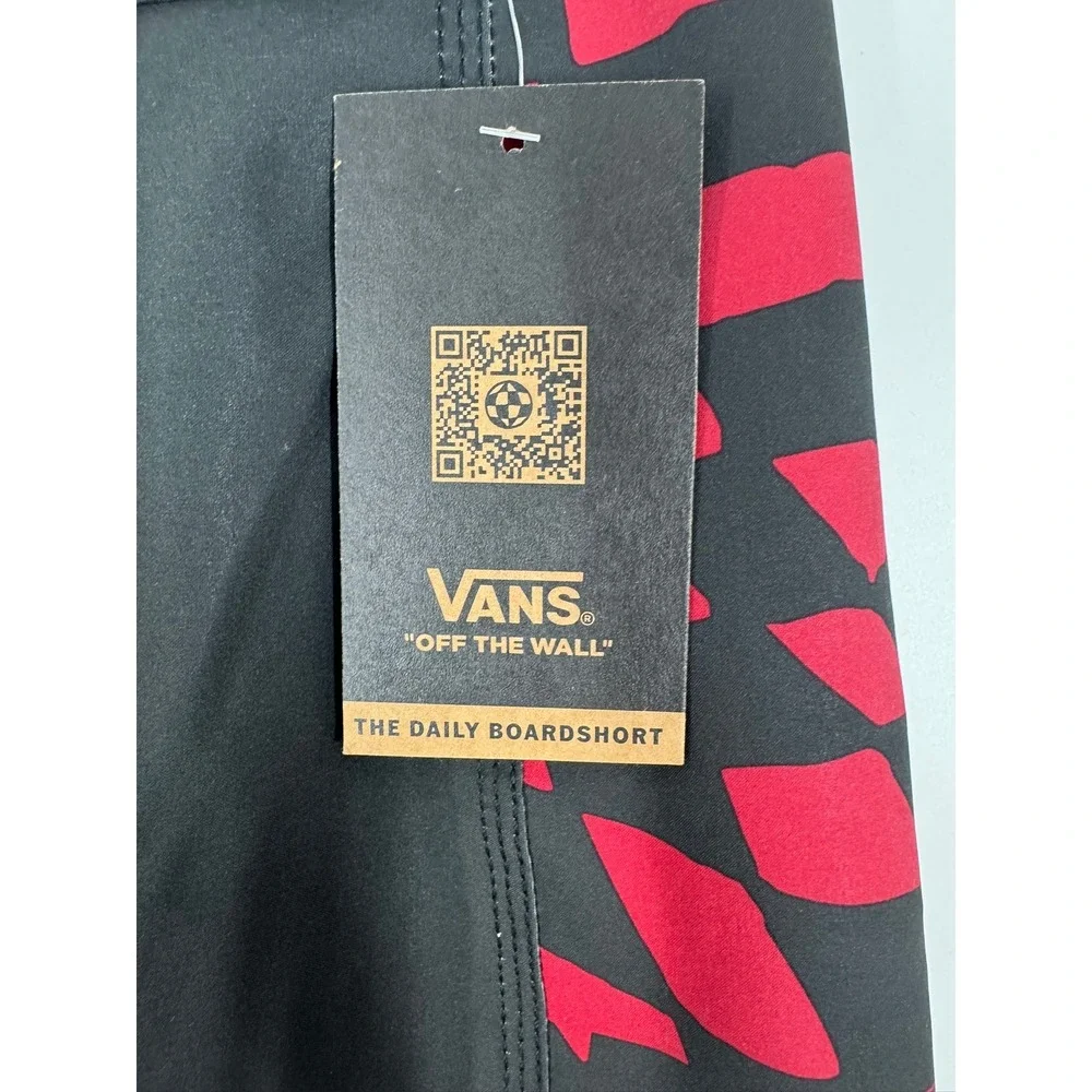 Vans MTE Daily Sideline Mens Boardshorts Black Red 19 Outseam Size 30 Relaxed